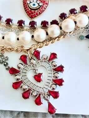 *RARE* VINTAGE Betsey Bold Heart, Evil Eye, Layered Charm Pearl Necklace